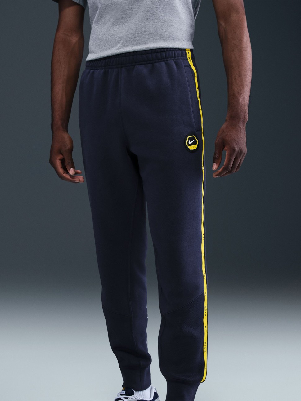 Штани чоловічі Nike M NSW CS JOGGER FLC BB темно-сині IH4287-410 — фото 4