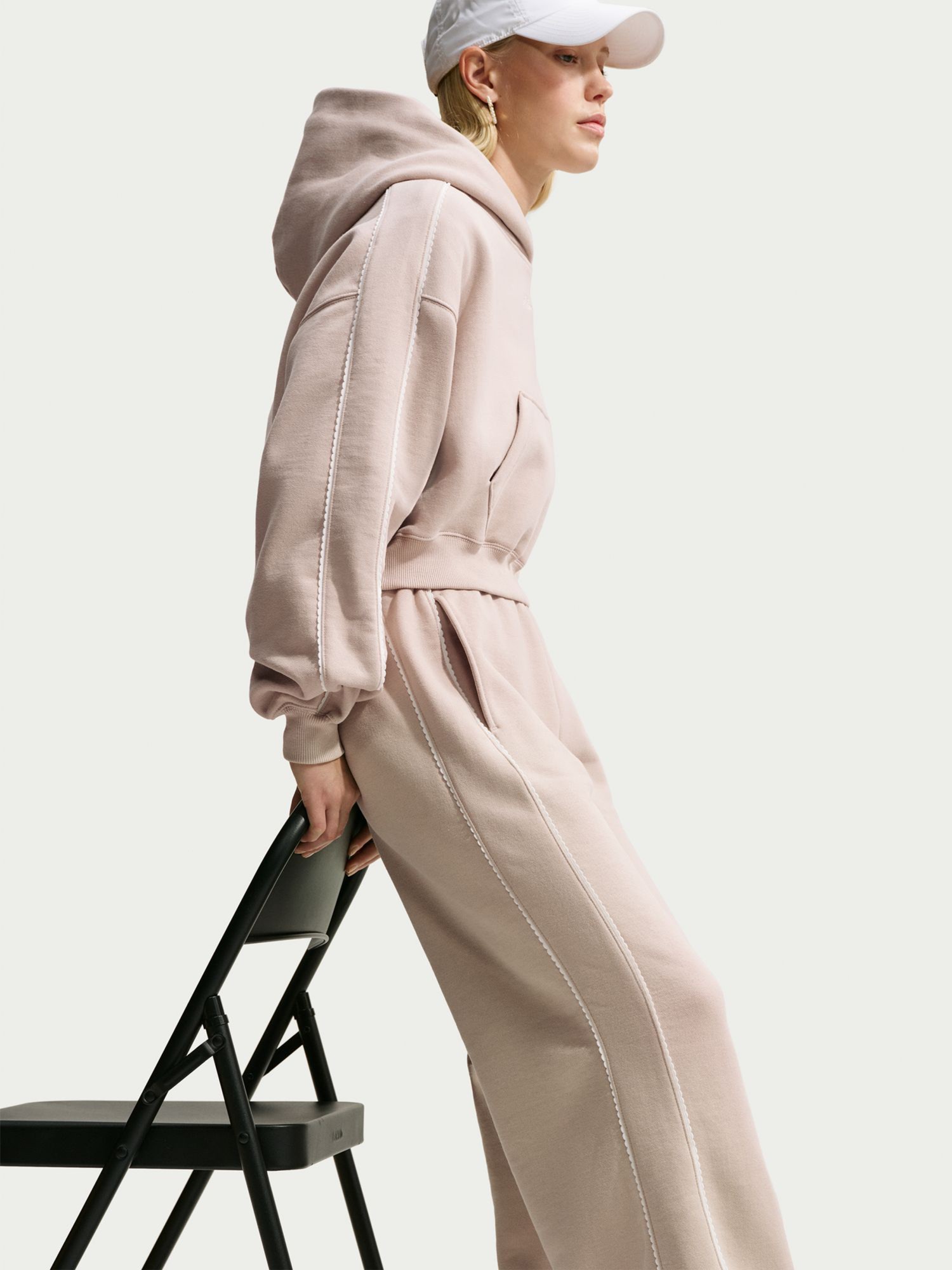 Штани жіночі Nike W NK STDO FLC MW MR SCALLOP WL кремові IQ3170-236 изображение 7