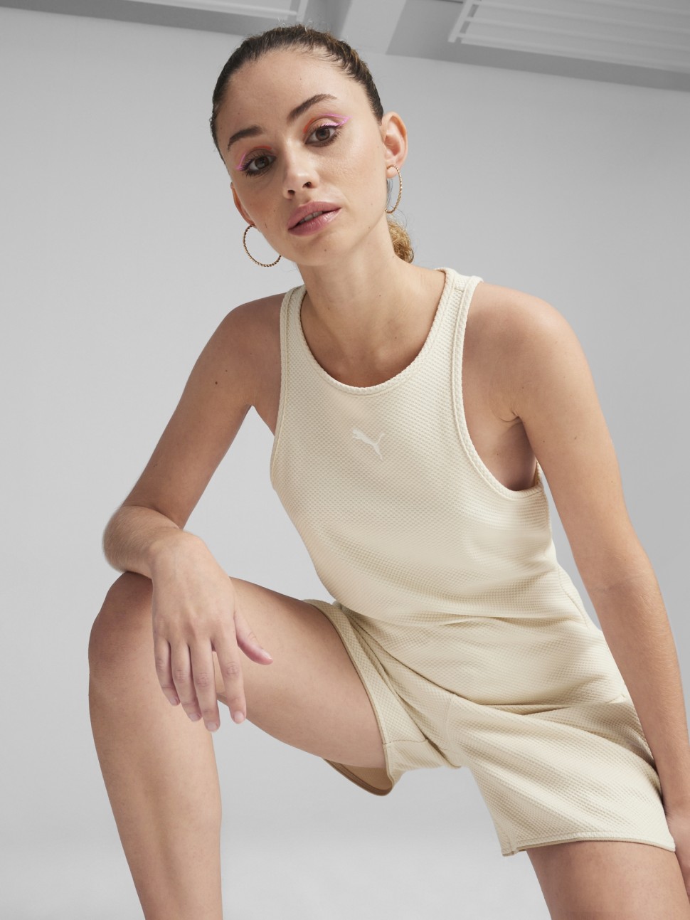 Майка жіноча Puma HER Tank Top молочна 67870087 — фото 2