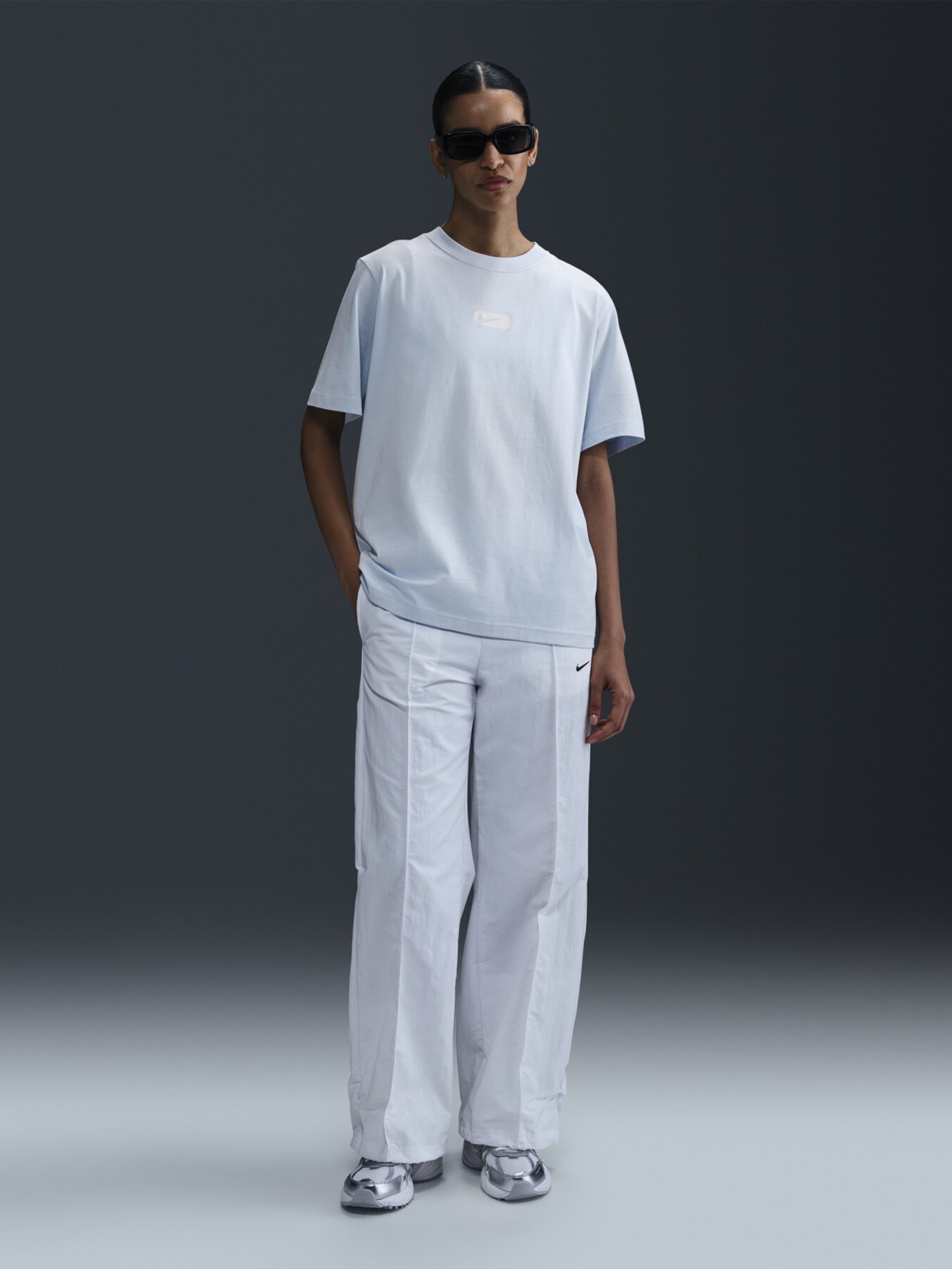 Футболка женская Nike W NSW CLUB SS TEE OC SWOOSH голубая HQ1698-423 изображение 2