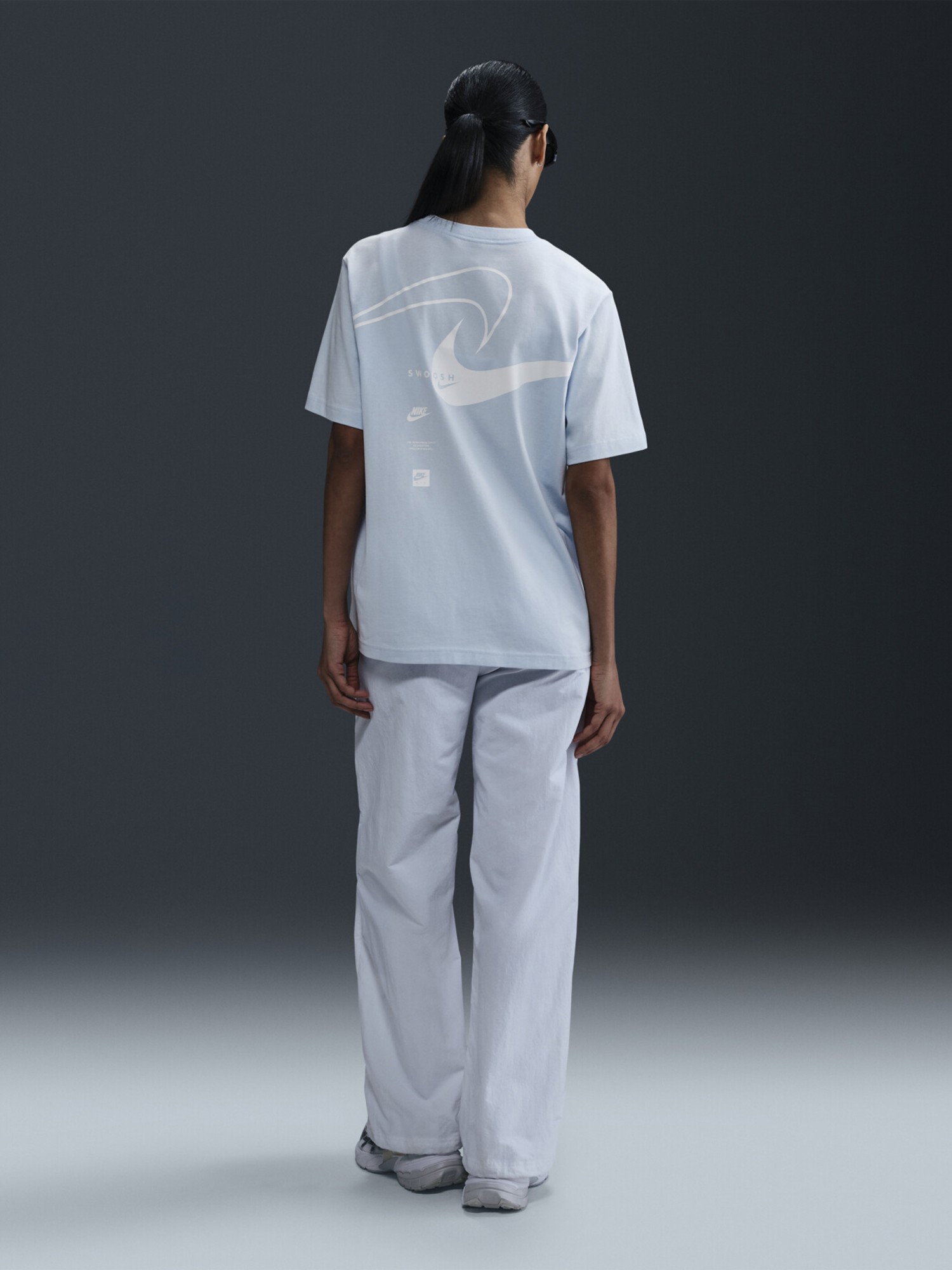 Футболка женская Nike W NSW CLUB SS TEE OC SWOOSH голубая HQ1698-423 изображение 3