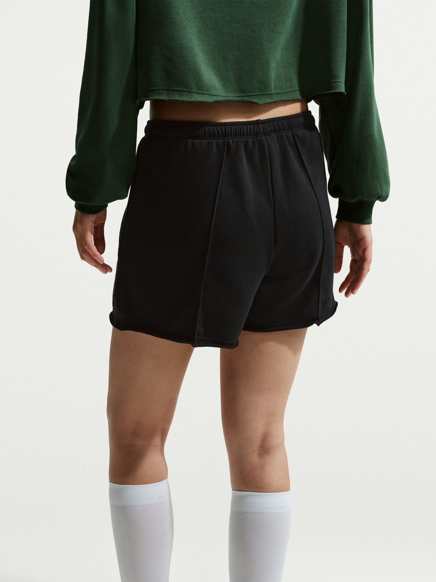 Шорты женские Nike W NSW OFFLN CHLL FT SHORT черные II3980-010 изображение 4