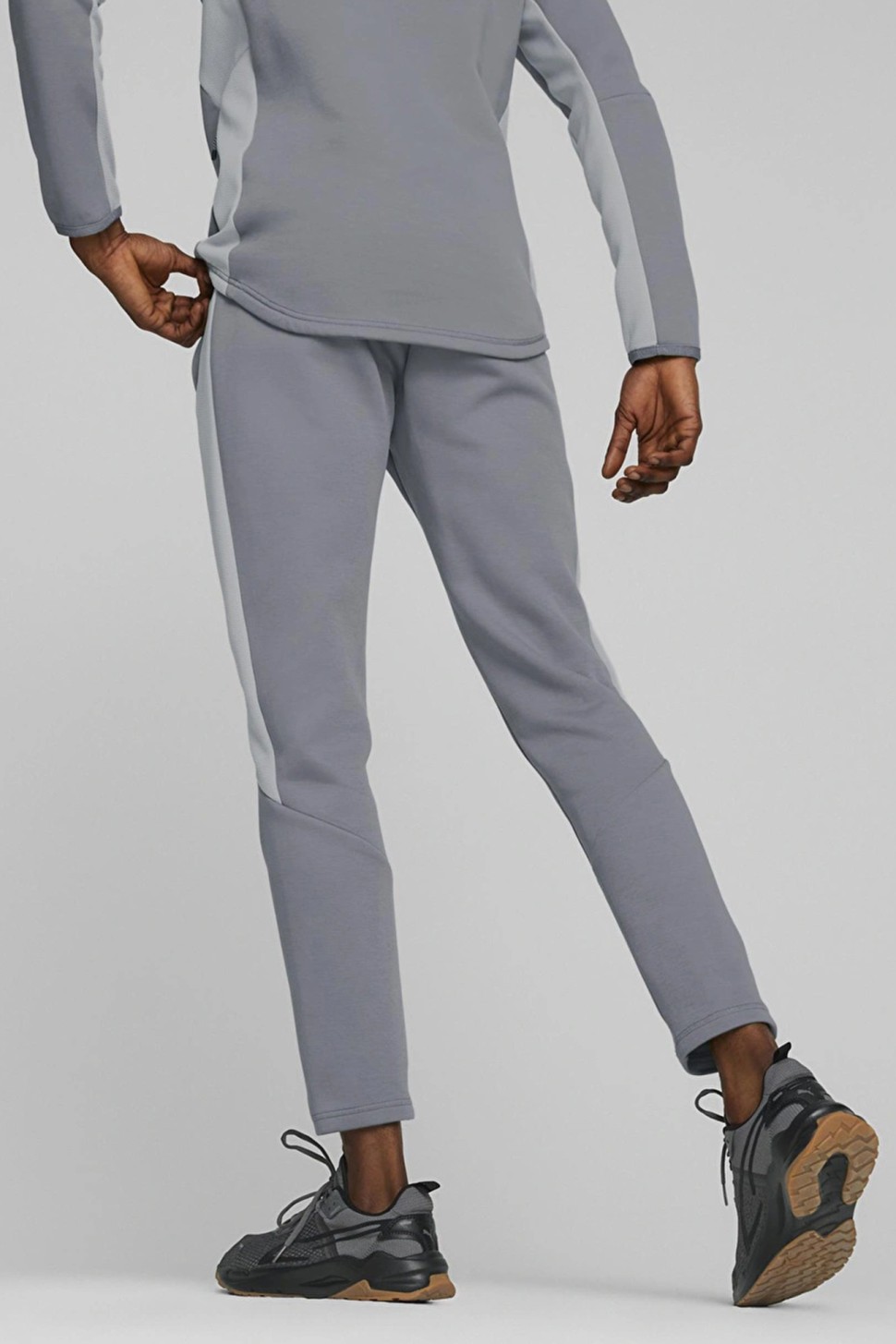 Брюки мужские Puma EVOSTRIPE Pants серые 67331569 — фото 3 — Sport City Брюки мужские Puma EVOSTRIPE Pants серые 67331569 — фото 3
