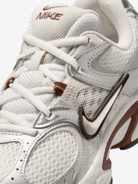 Кроссовки женские Nike W NIKE V5 RNR кремовые HQ7901-102 изображение 5
