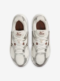 Кроссовки женские Nike W NIKE V5 RNR кремовые HQ7901-102 изображение 7