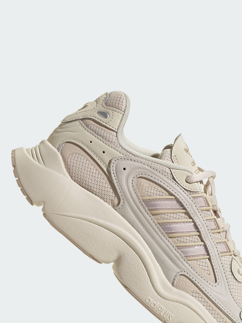 Кроссовки женские Adidas OZMILLEN бежевые IF9597 — фото 6