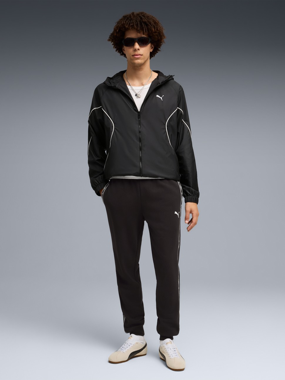 Штани чоловічі Puma ESS TAPE Sweatpants TR cl чорні 69169501 — фото 4 — Sport City Штани чоловічі Puma ESS TAPE Sweatpants TR cl чорні 69169501 — фото 4