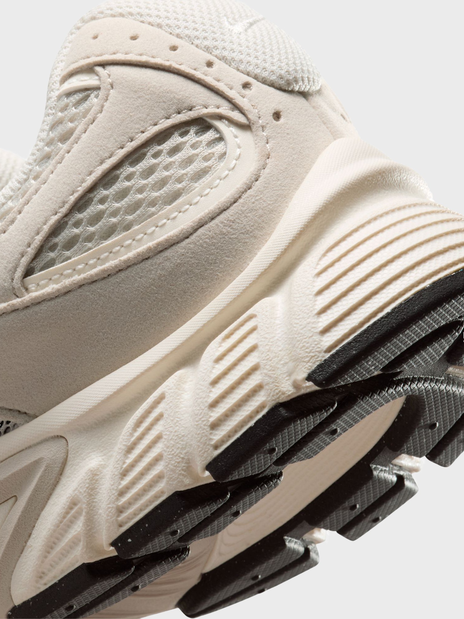 Кроссовки женские Nike W V5 RNR SUEDE кремовые II6294-100 изображение 5