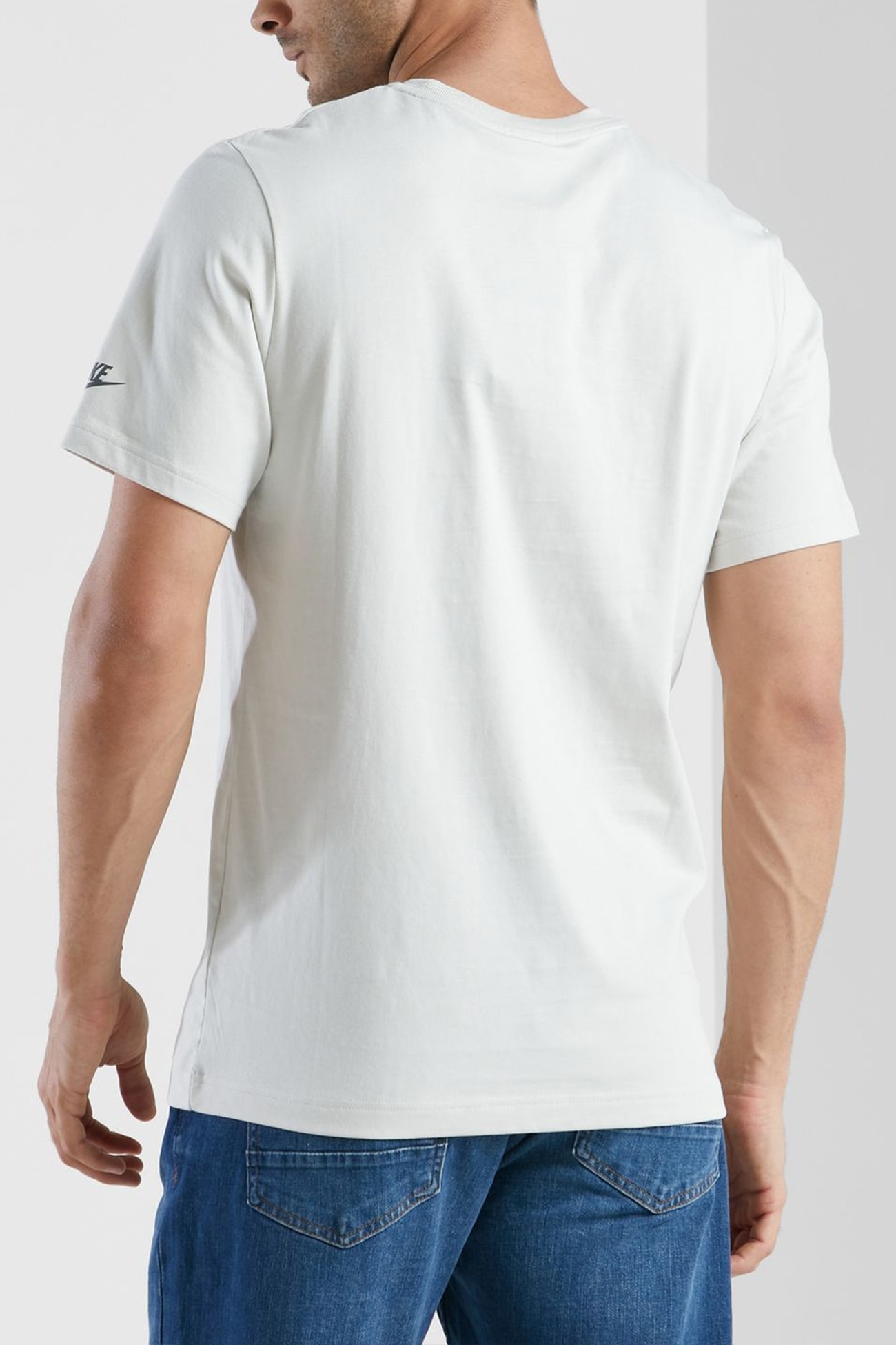 Футболка мужская Nike M Nsw Repeat Ss Top бежевая DM4675-072 изображение 3