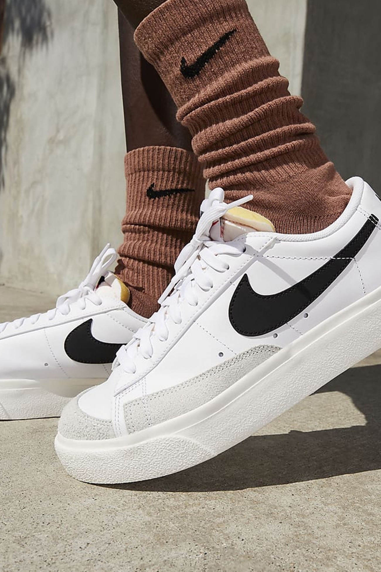 Кроссовки женские Nike W BLAZER LOW PLATFORM белые DJ0292-101 изображение 5