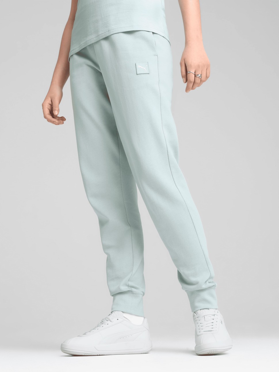 Штани жіночі Puma ESS ELEVATED Sweatpants м'ятні 68501967 — фото 2