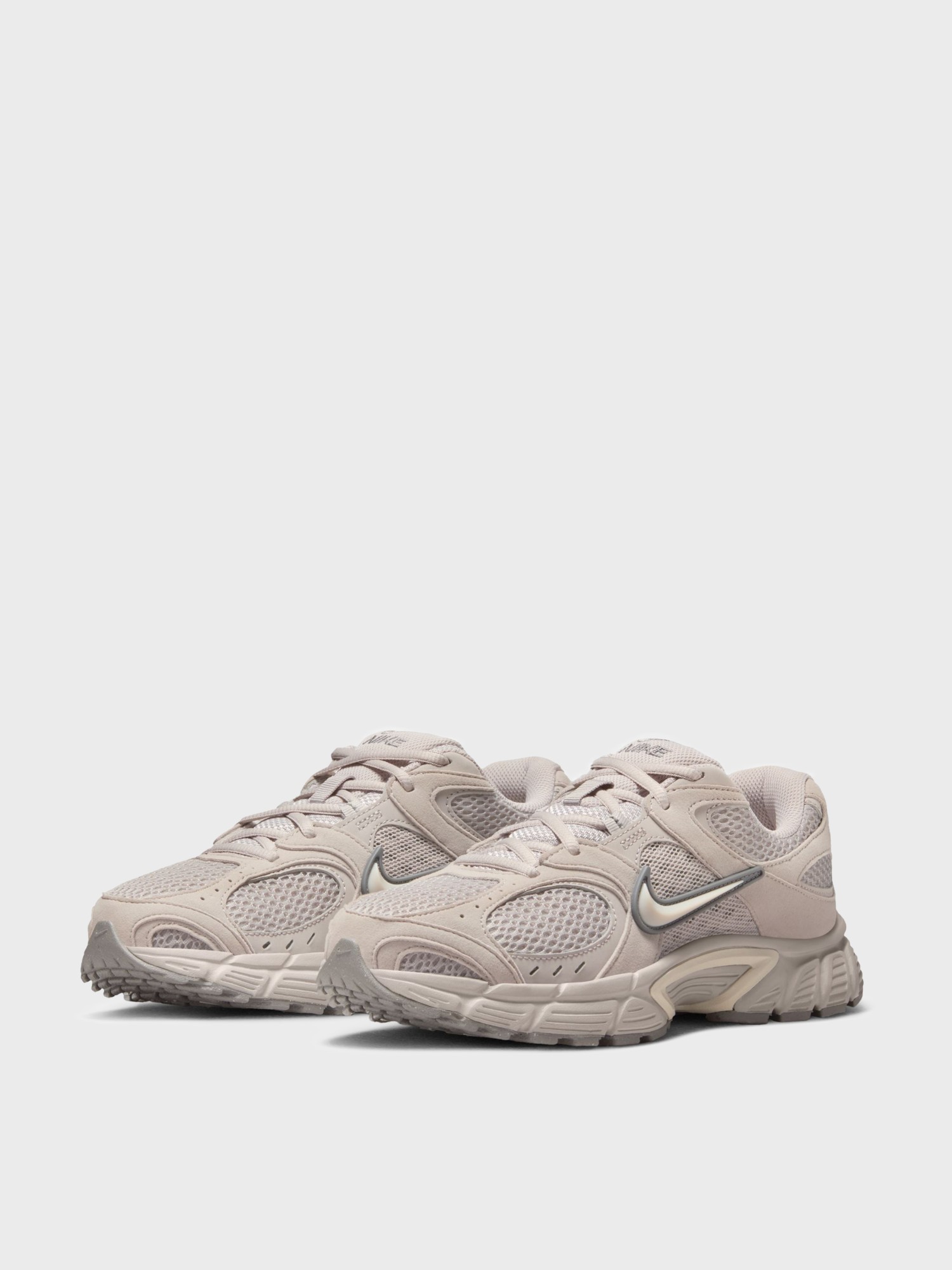 Кросівки жіночі Nike W V5 RNR SUEDE бежеві II6294-201 изображение 3