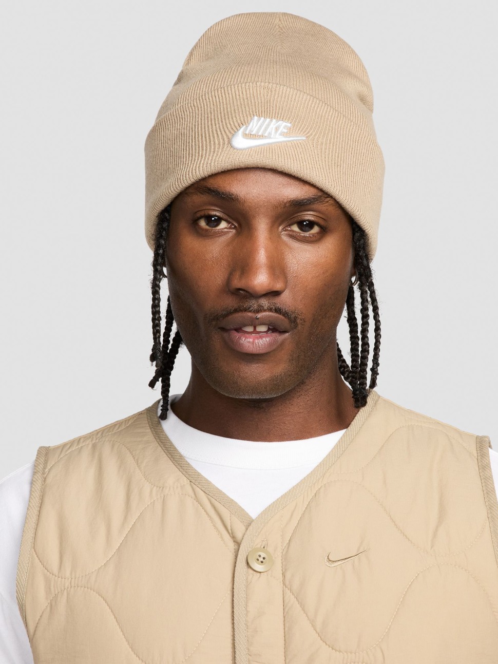 Шапка Nike U NK PEAK BEANIE TC FUT F24 L бежевая HF0186-247 — фото 3 — Sport City Шапка Nike U NK PEAK BEANIE TC FUT F24 L бежевая HF0186-247 — фото 3