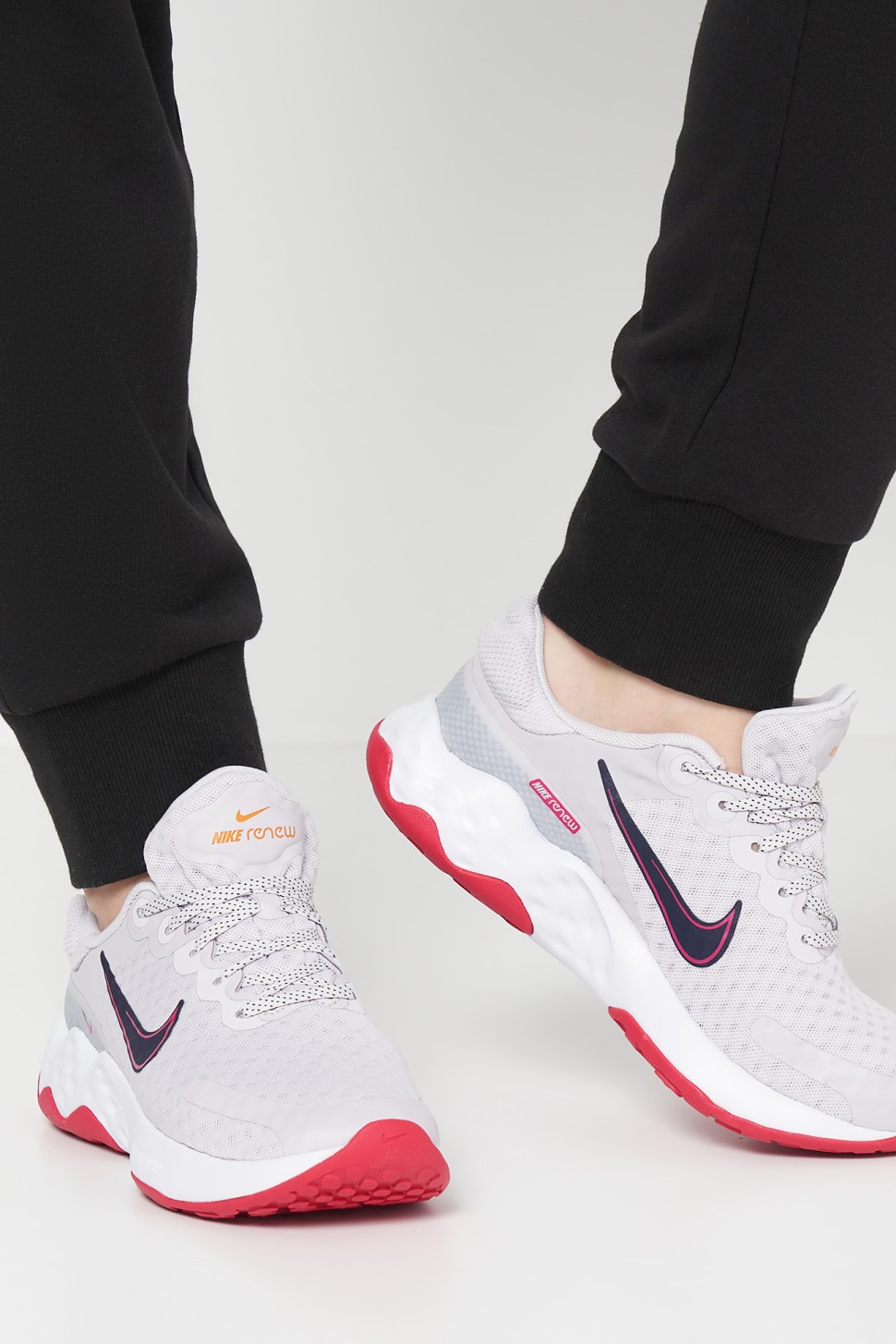 Кросівки жіночі Nike W NIKE RENEW RIDE 3 сірі DC8184-500 — фото 6