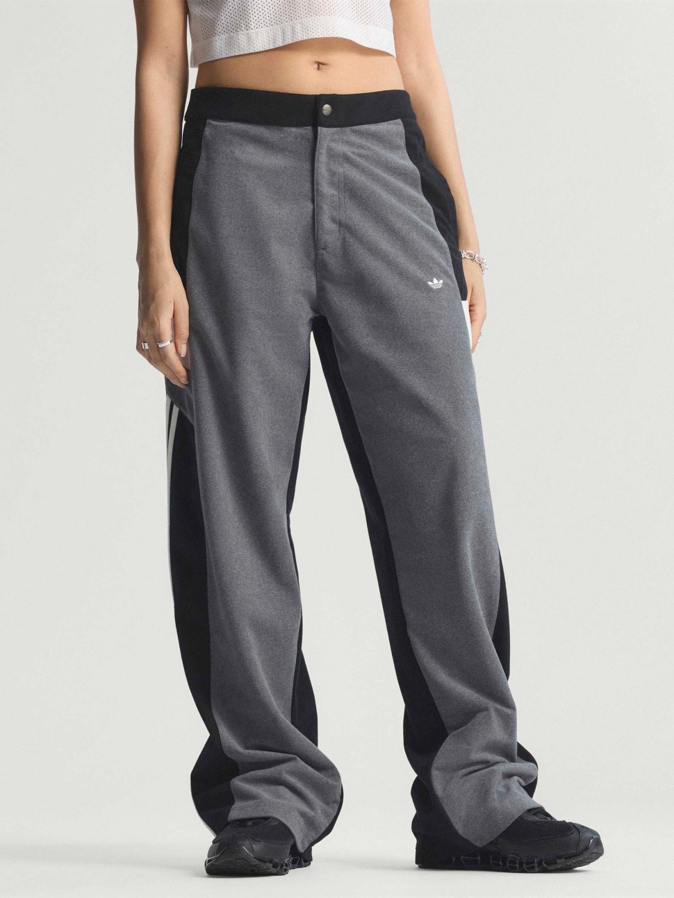 Штани жіночі Adidas TRACKPANT сірі JW7290 — фото 2