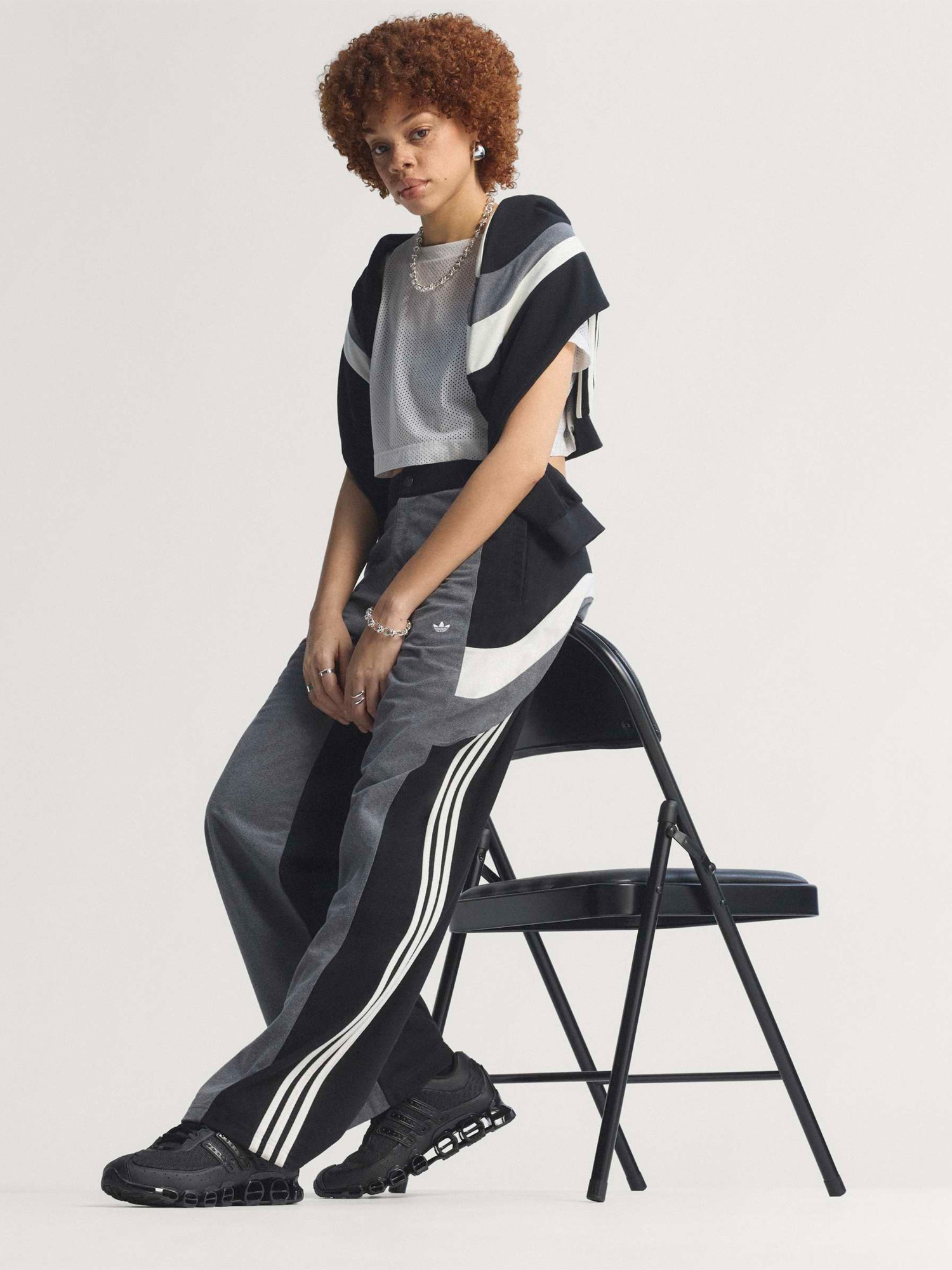 Брюки женские Adidas TRACKPANT серые JW7290 изображение 7