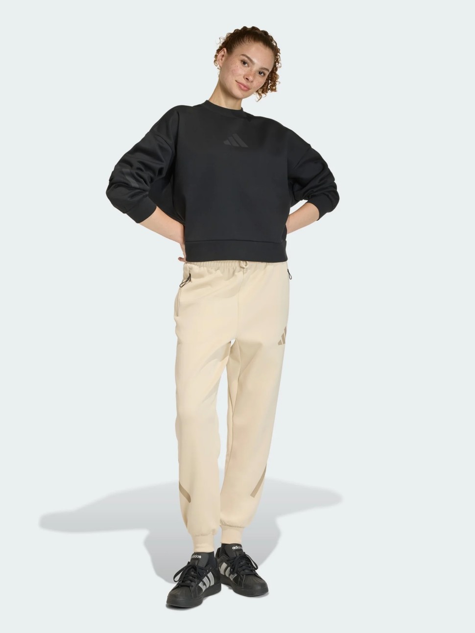 Брюки женские Adidas W Z.N.E. PT бежевые KC7713 — фото 6 — Sport City Брюки женские Adidas W Z.N.E. PT бежевые KC7713 — фото 6
