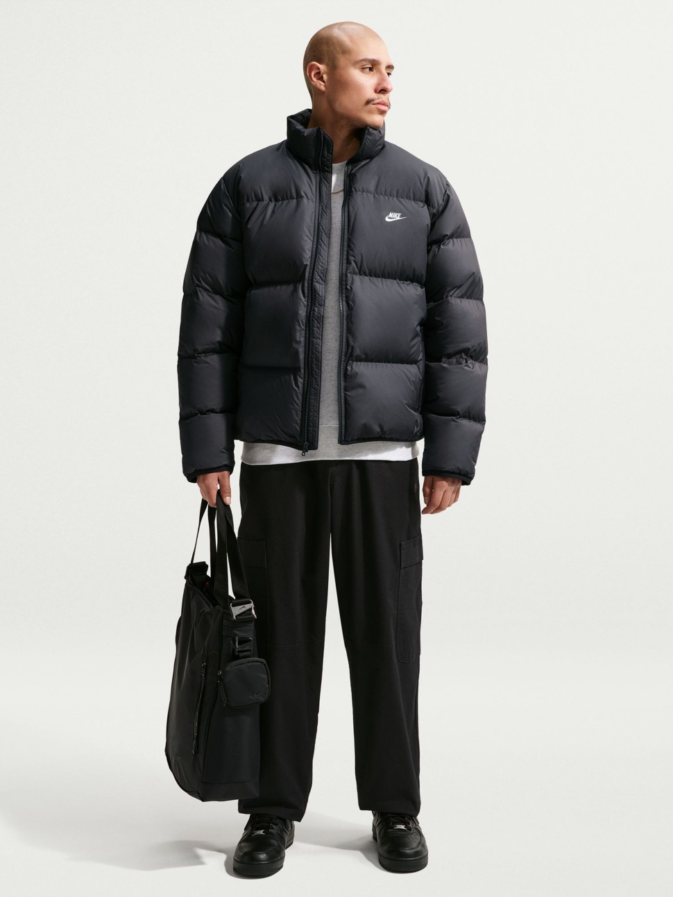 Куртка мужская Nike M NK TF CLUB PUFFER JACKET 650 черная IB2975-010 — фото 2 — Sport City Куртка мужская Nike M NK TF CLUB PUFFER JACKET 650 черная IB2975-010 — фото 2