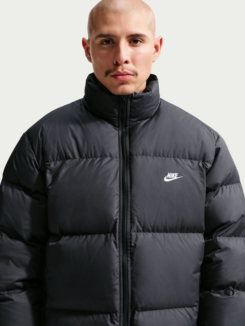 Куртка мужская Nike M NK TF CLUB PUFFER JACKET 650 черная IB2975-010 — фото 4 — Sport City Куртка мужская Nike M NK TF CLUB PUFFER JACKET 650 черная IB2975-010 — фото 4