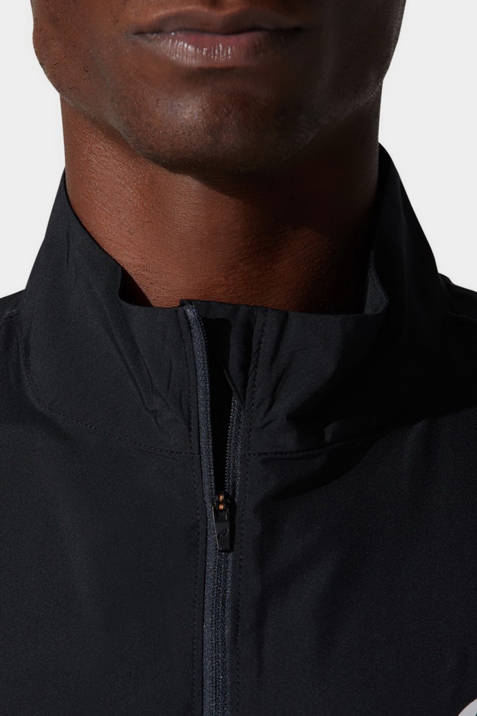 Вiтрiвка чоловiча Asics Core Jacket чорна 2011C344-001 — фото 4