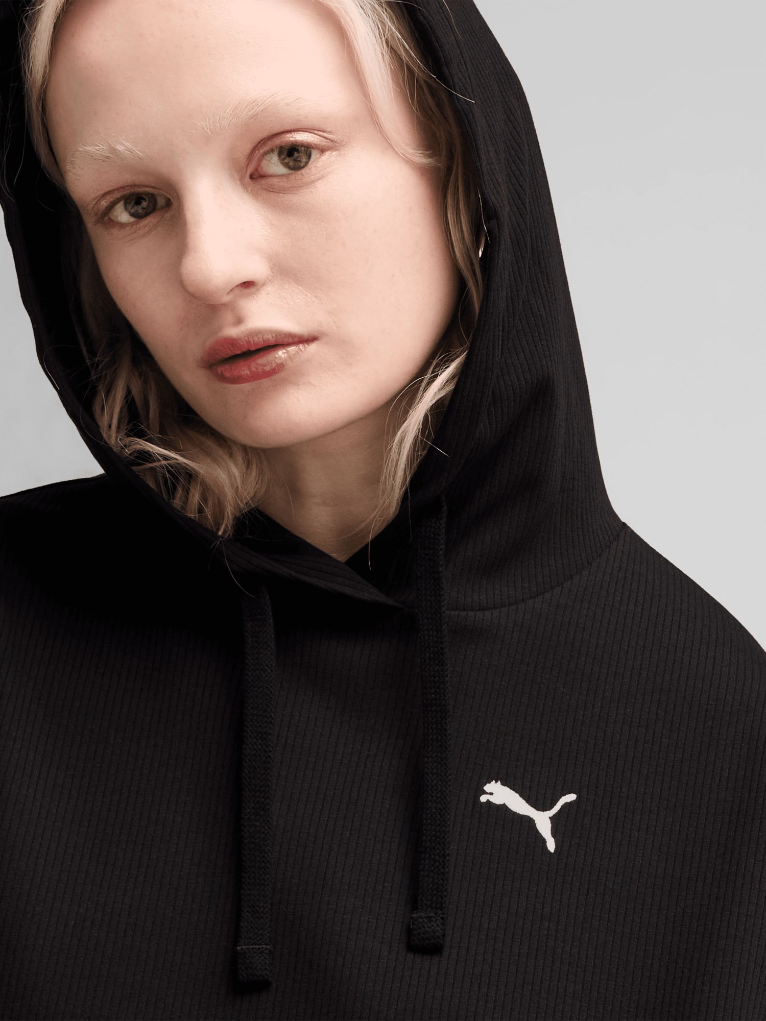 Толстовка женская Puma ESS ELEVATED Comfort Hoodie черная 68502301 изображение 5