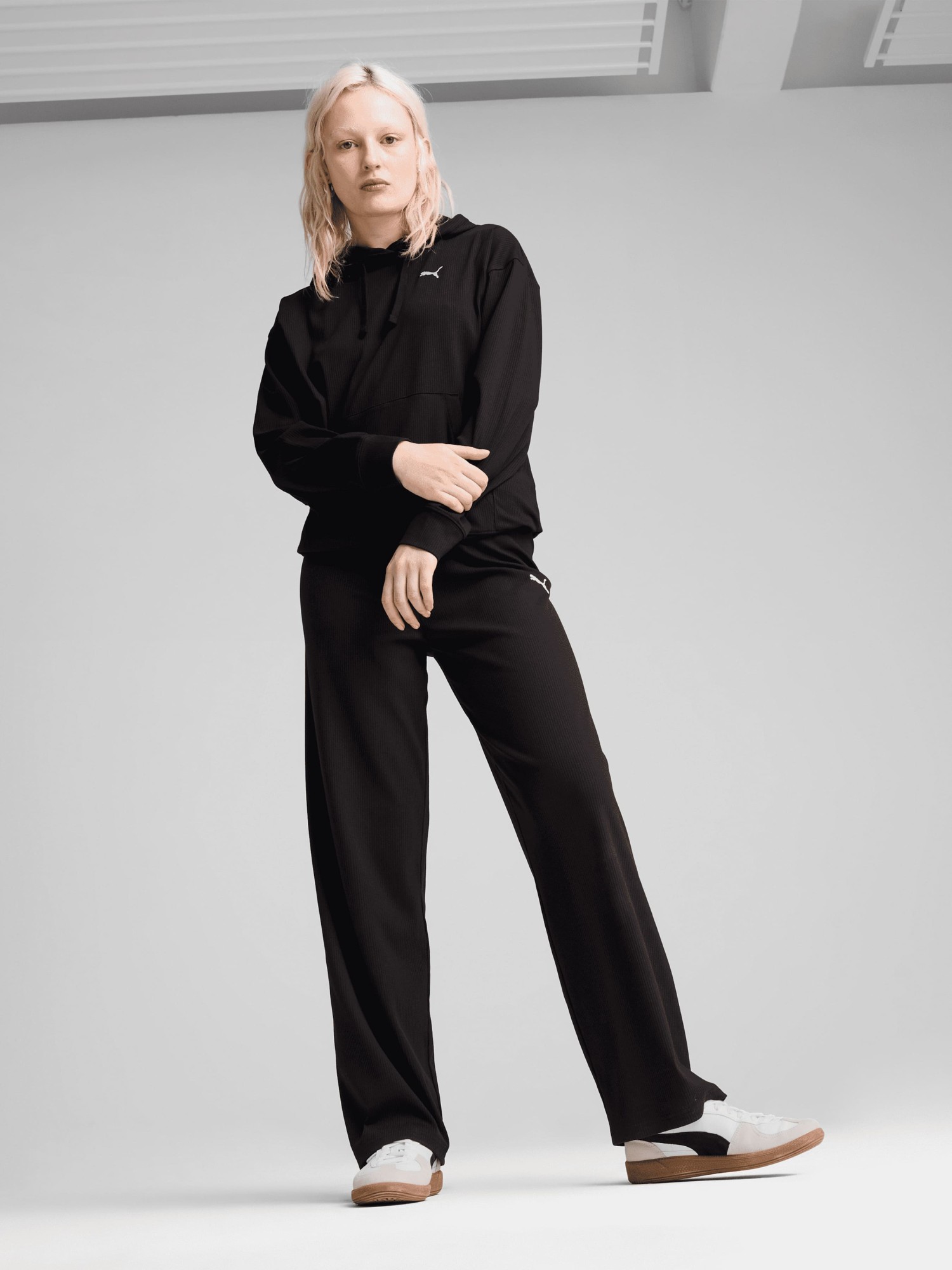 Толстовка женская Puma ESS ELEVATED Comfort Hoodie черная 68502301 изображение 6