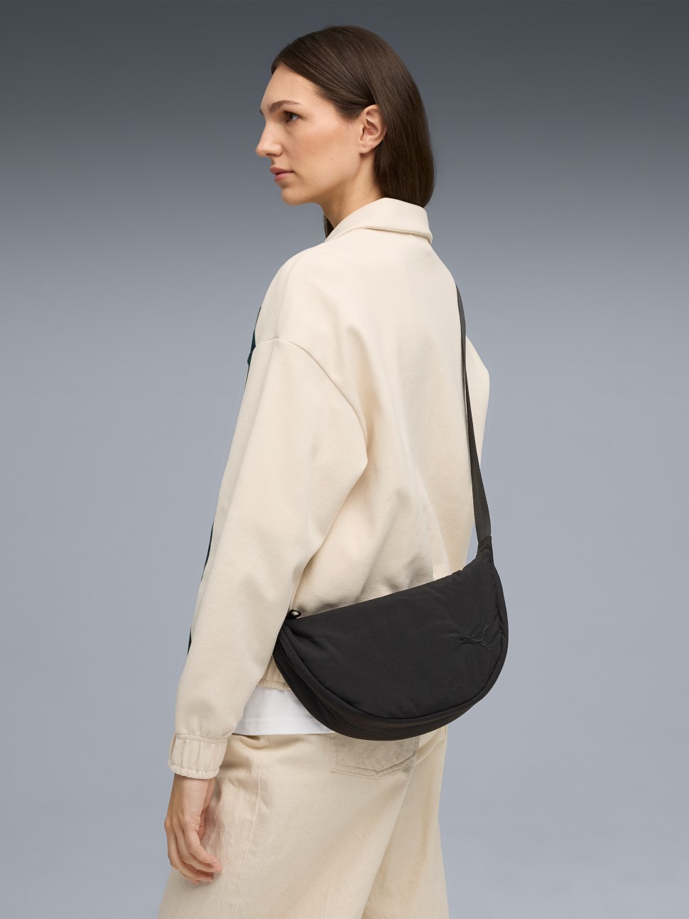 Сумка жіноча Puma HER Half Moon Bag чорна 09171601 — фото 5
