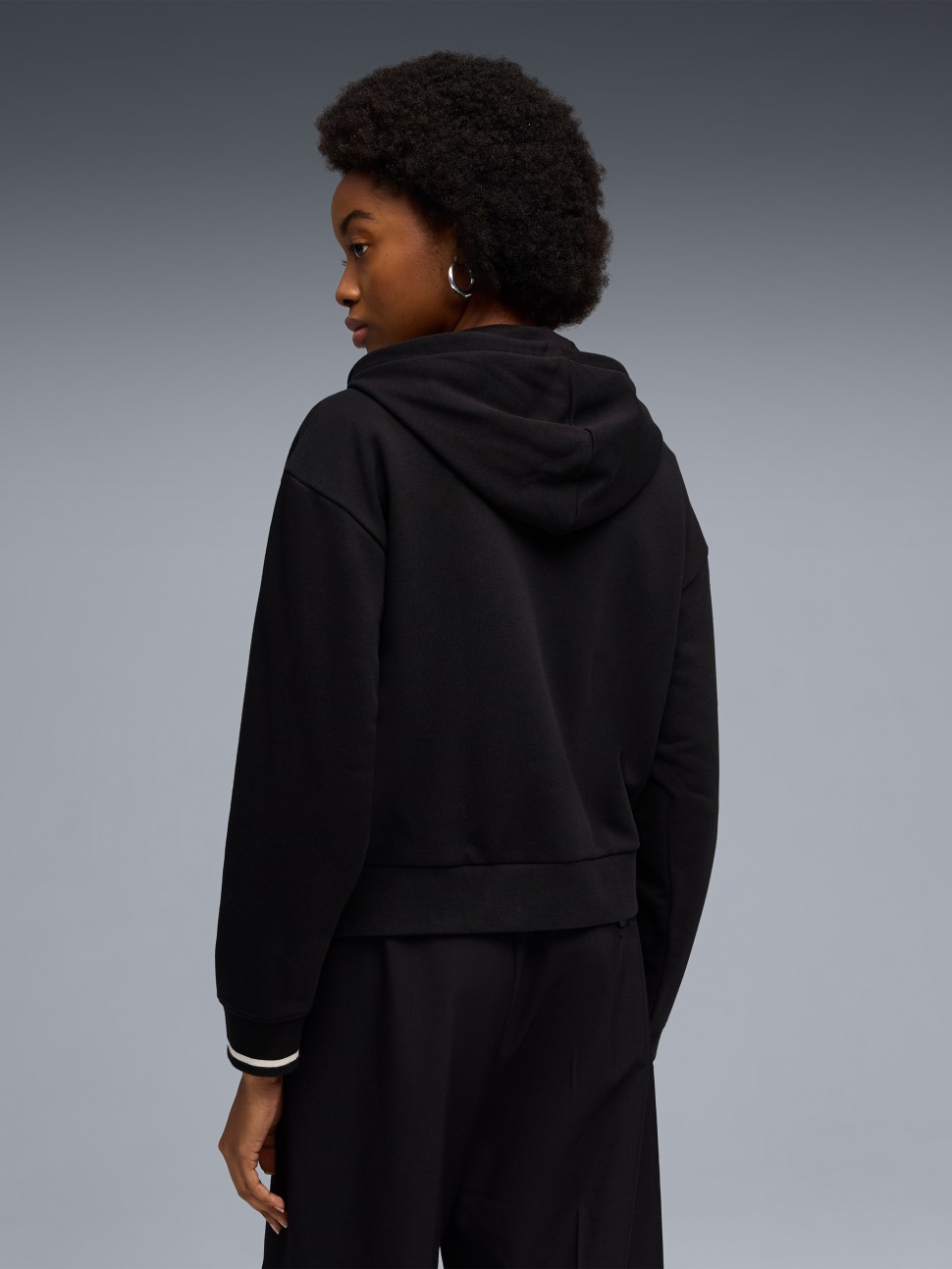 Толстовка женская Puma CLASS Comfort Full-Zip Hoodie TR черная 69187801 — фото 3 — Sport City Толстовка женская Puma CLASS Comfort Full-Zip Hoodie TR черная 69187801 — фото 3