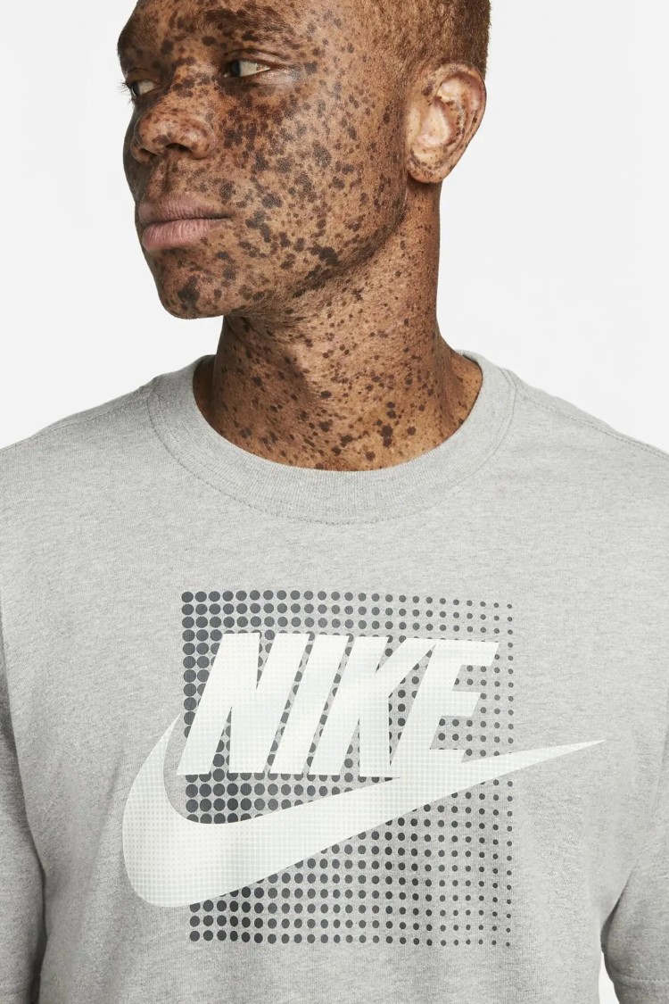 Футболка мужская Nike M NSW TEE M90 12MO FUTURA серая DZ2997-063 изображение 4
