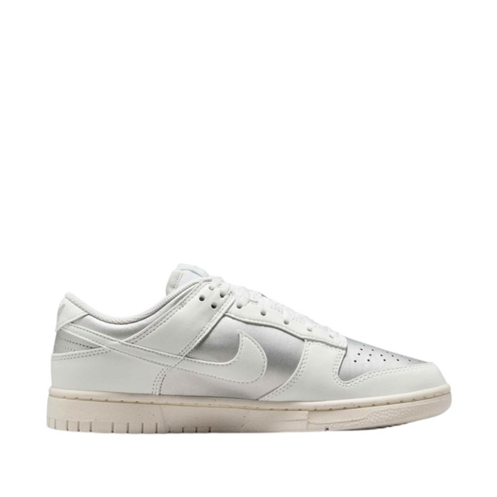 Кроссовки женские Nike W NIKE DUNK LOW NEXT NATURE белые IB7311-001 изображение 1