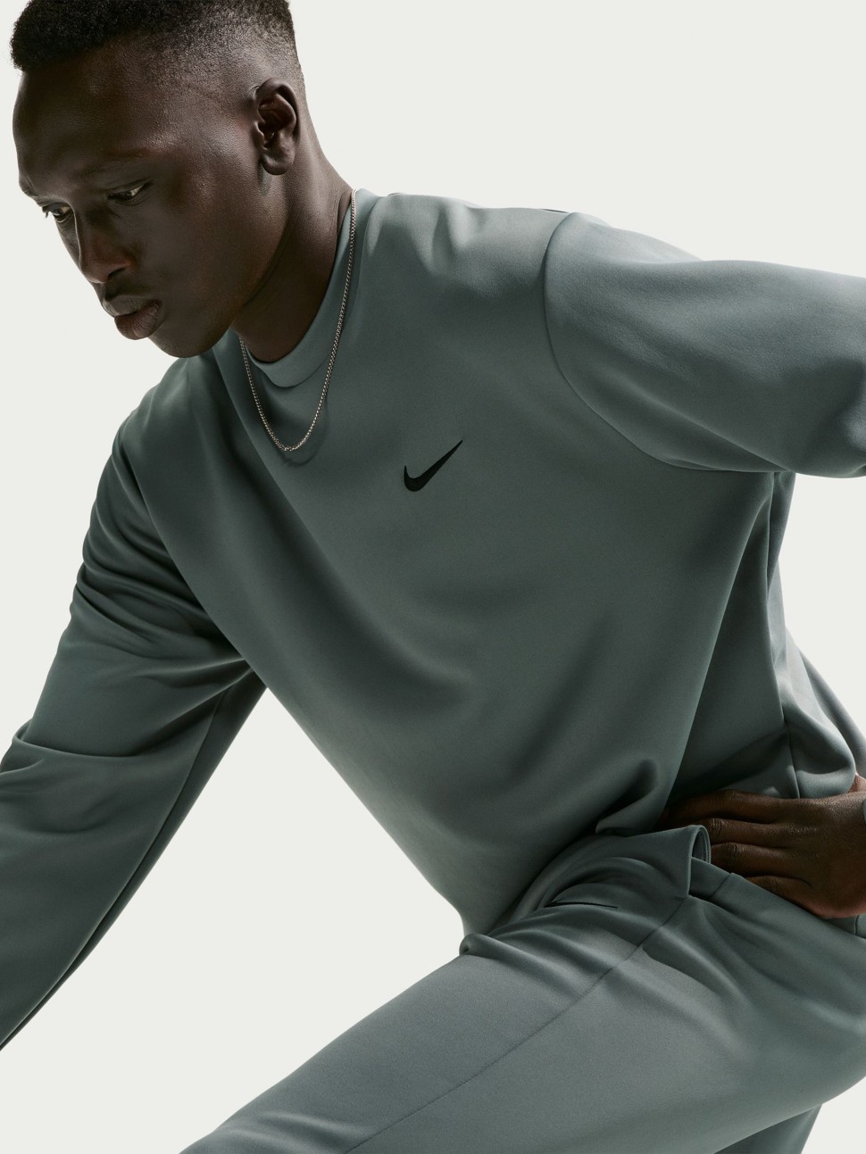 Брюки мужские Nike M NK DF UV FLEX FLC JOGGER серые IF2989-084 — фото 6 — Sport City Брюки мужские Nike M NK DF UV FLEX FLC JOGGER серые IF2989-084 — фото 6