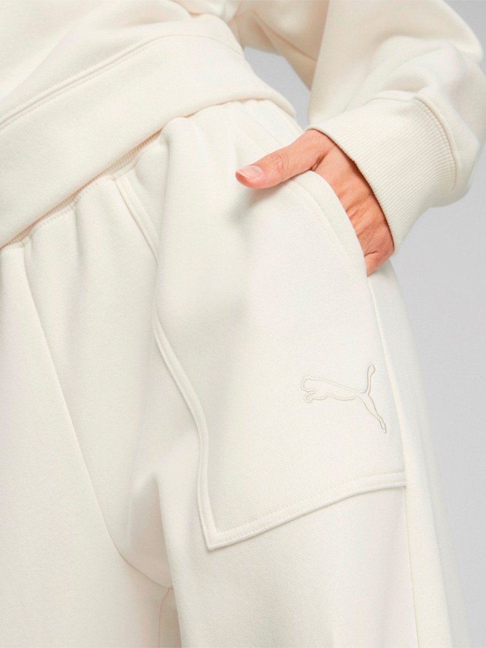 Костюм жіночий Puma Loungewear Suit бежевий 67002599 — фото 5