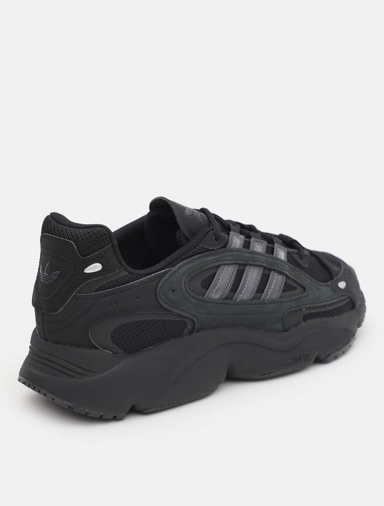 Кросівки чоловічі Adidas OZMILLEN чорні IF9601 изображение 5
