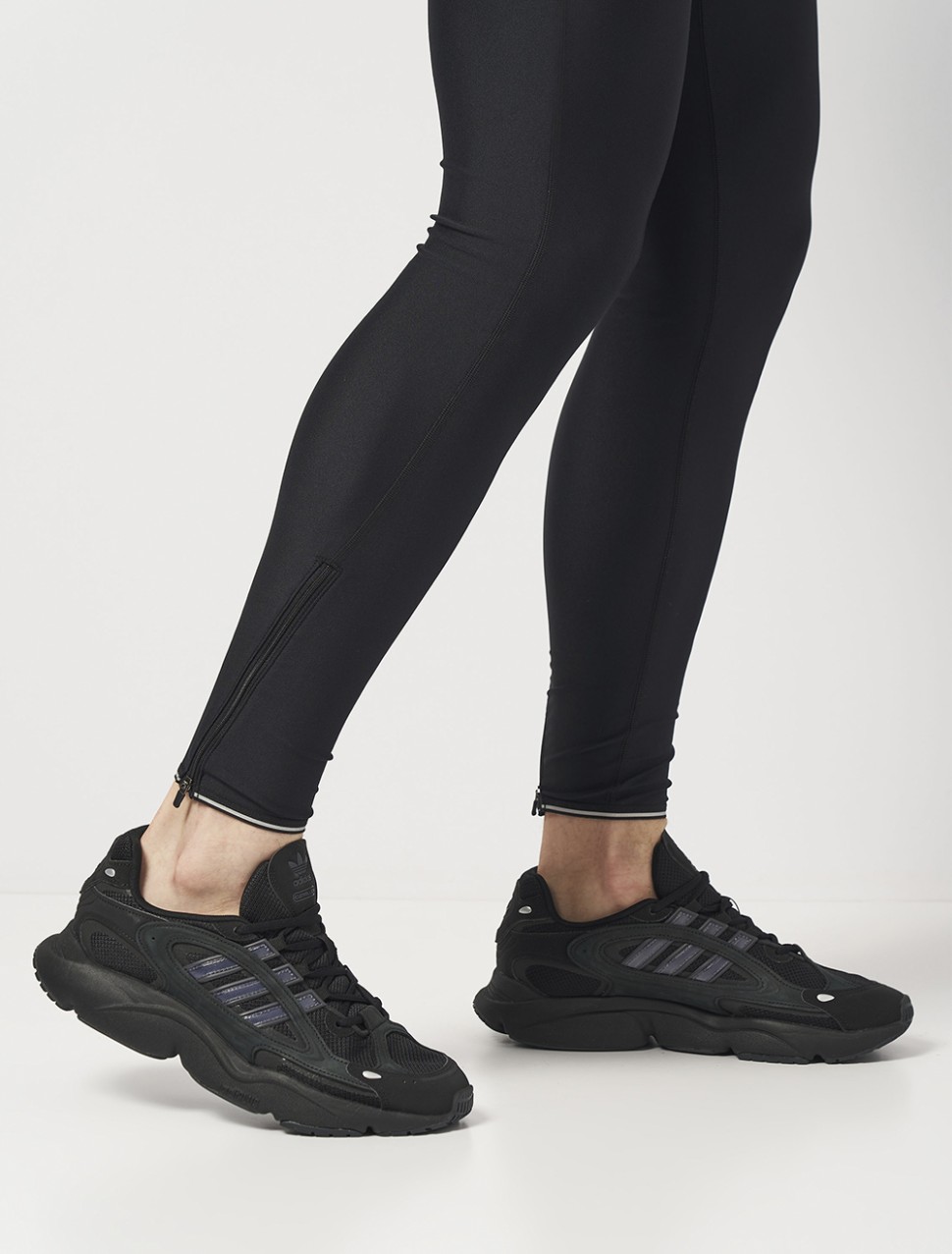 Кросівки чоловічі Adidas OZMILLEN чорні IF9601 — фото 8