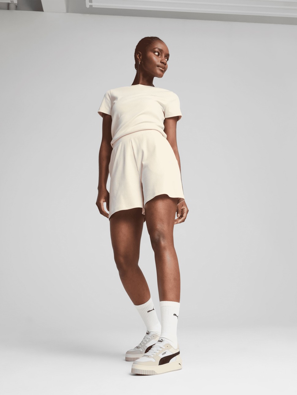 Шорти жіночі Puma ESS ELEVATED Shorts бежеві 68502687 — фото 2
