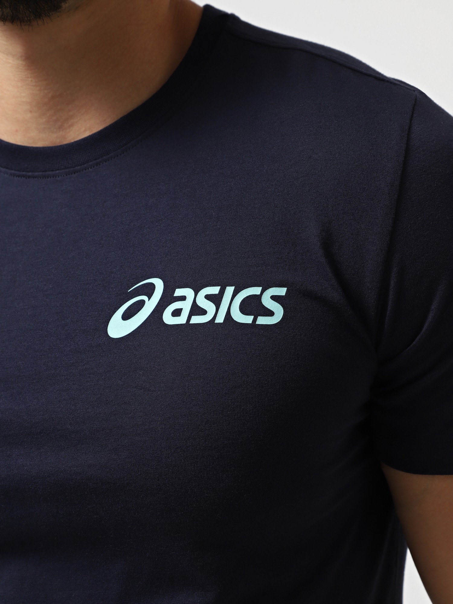 Футболка чоловіча Asics ASICS CHEST LOGO SS TEE темно-синя 2031E659-404 изображение 4