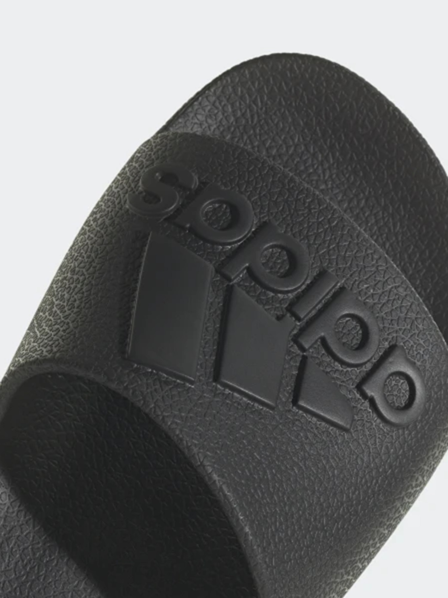 Пляжне взуття чоловіче Adidas ADILETTE AQUA чорне IF7371 изображение 6