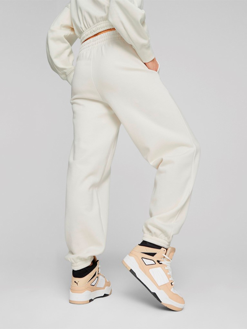 Штани жіночі Puma Classics Sweatpants бежеві 67175199 — фото 3