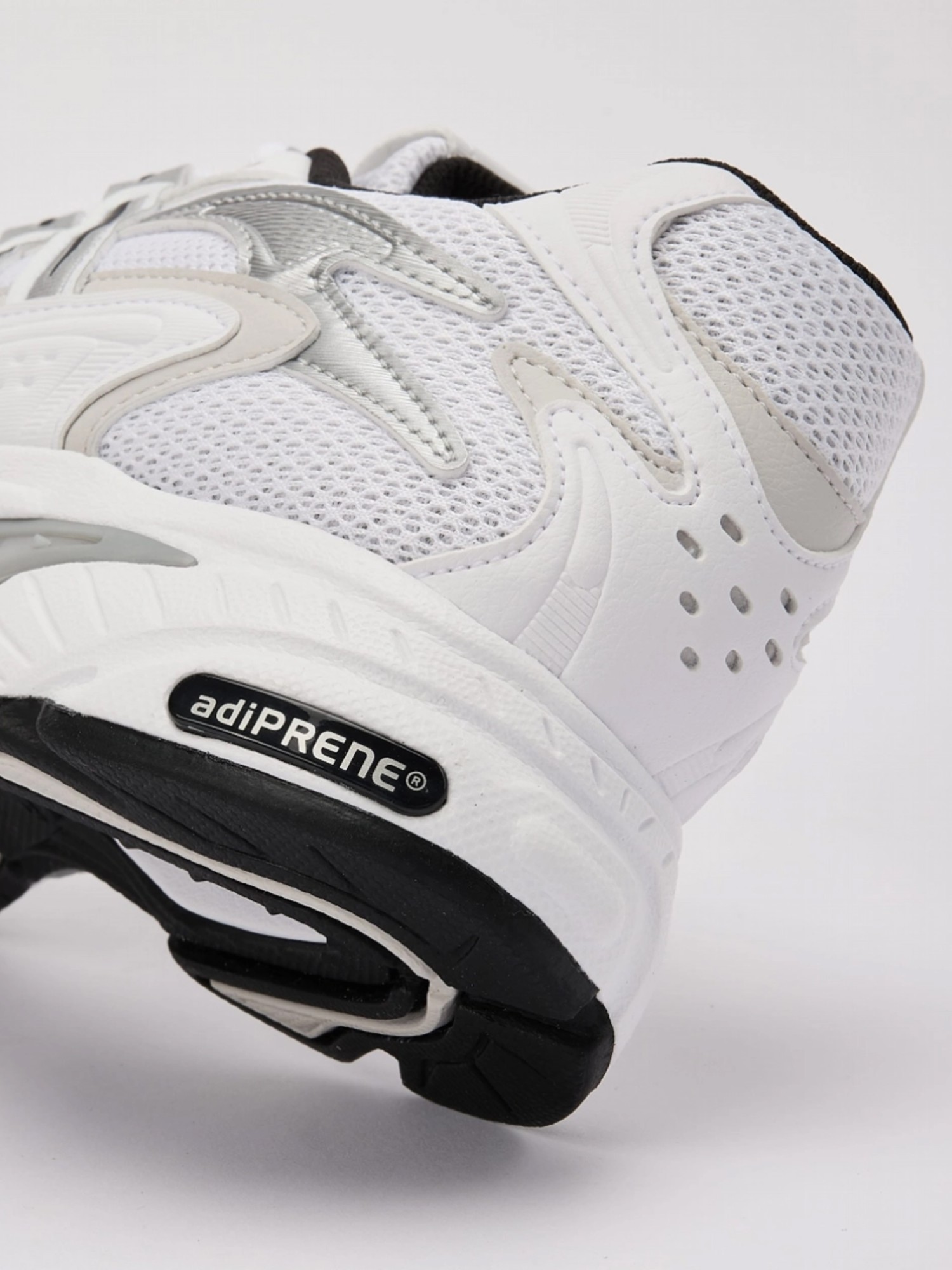 Кросівки чоловічі Adidas TEMPER RUN 2 білі IH0402 изображение 5