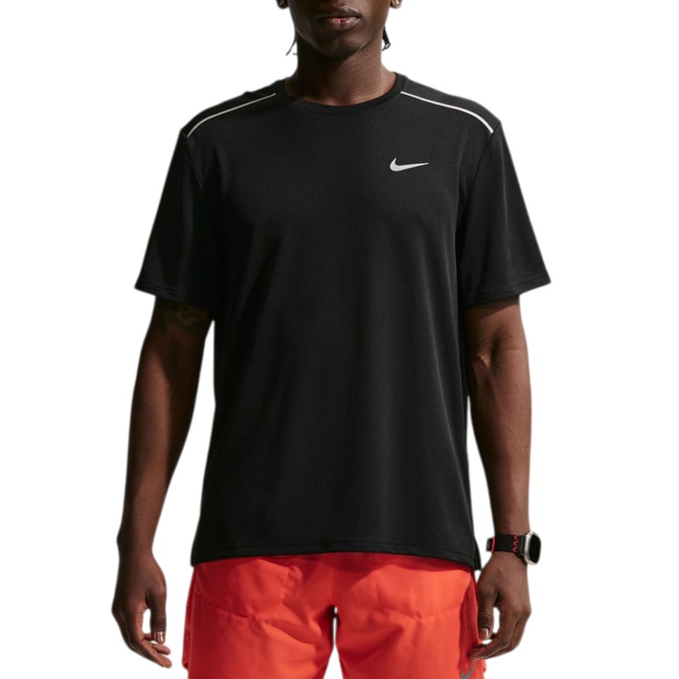 Футболка мужская Nike M NK DF UV MILER SS черная IF2082-010 — Sport City Футболка мужская Nike M NK DF UV MILER SS черная IF2082-010