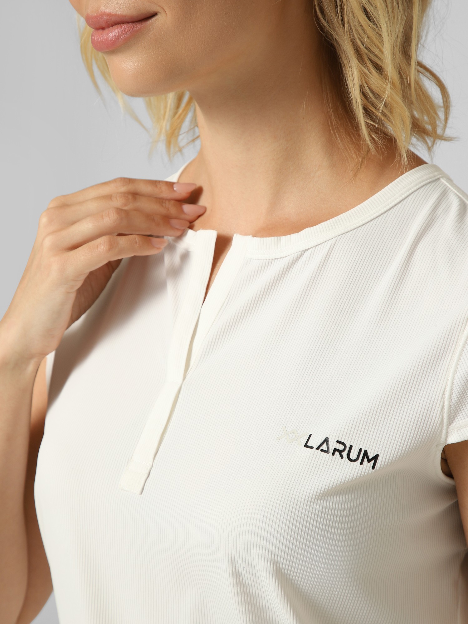 Футболка жіноча Larum Serava молочна 942603-121 изображение 4