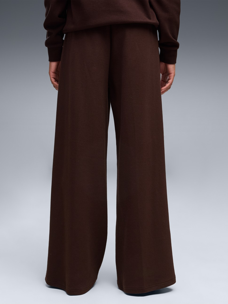 Штани жіночі Puma CLASS Relaxed Wide Leg Pants коричневі 69401333 — фото 3 — Sport City Штани жіночі Puma CLASS Relaxed Wide Leg Pants коричневі 69401333 — фото 3