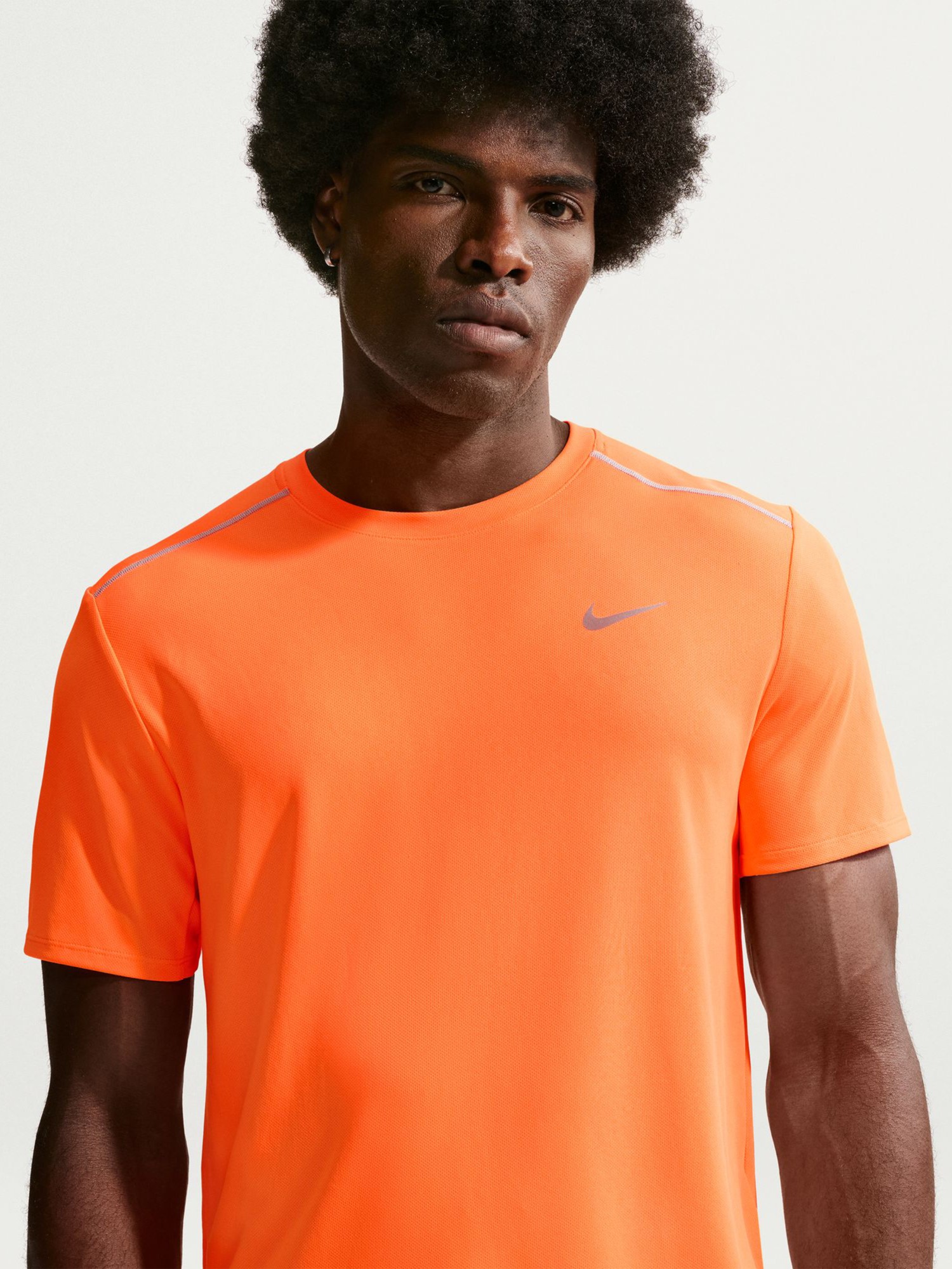 Футболка мужская Nike M NK DF UV MILER SS оранжевая IF2082-803 изображение 3