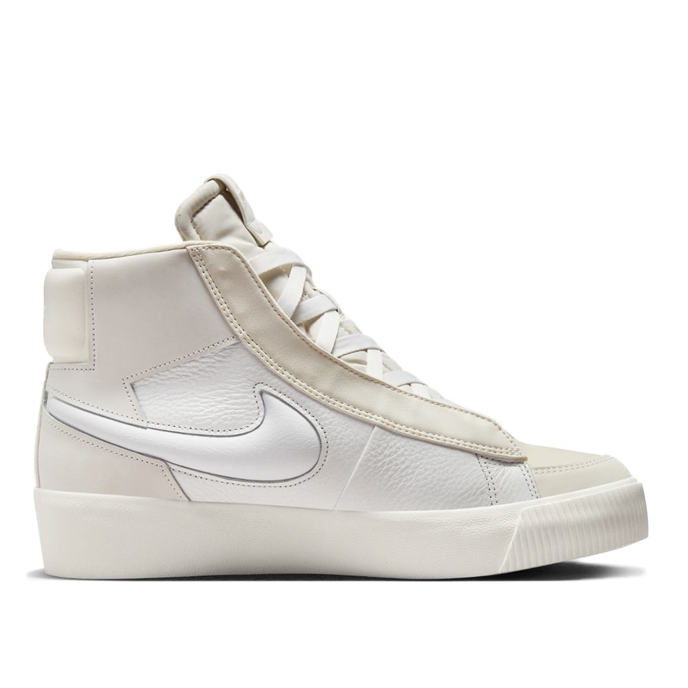 Кроссовки женские Nike W NIKE BLAZER MID VICTORY молочные DR2948-100