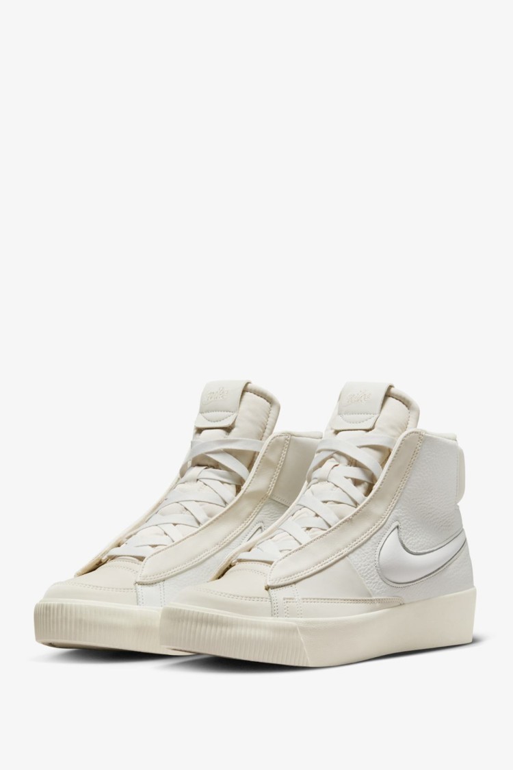Кроссовки женские Nike W NIKE BLAZER MID VICTORY молочные DR2948-100 изображение 3