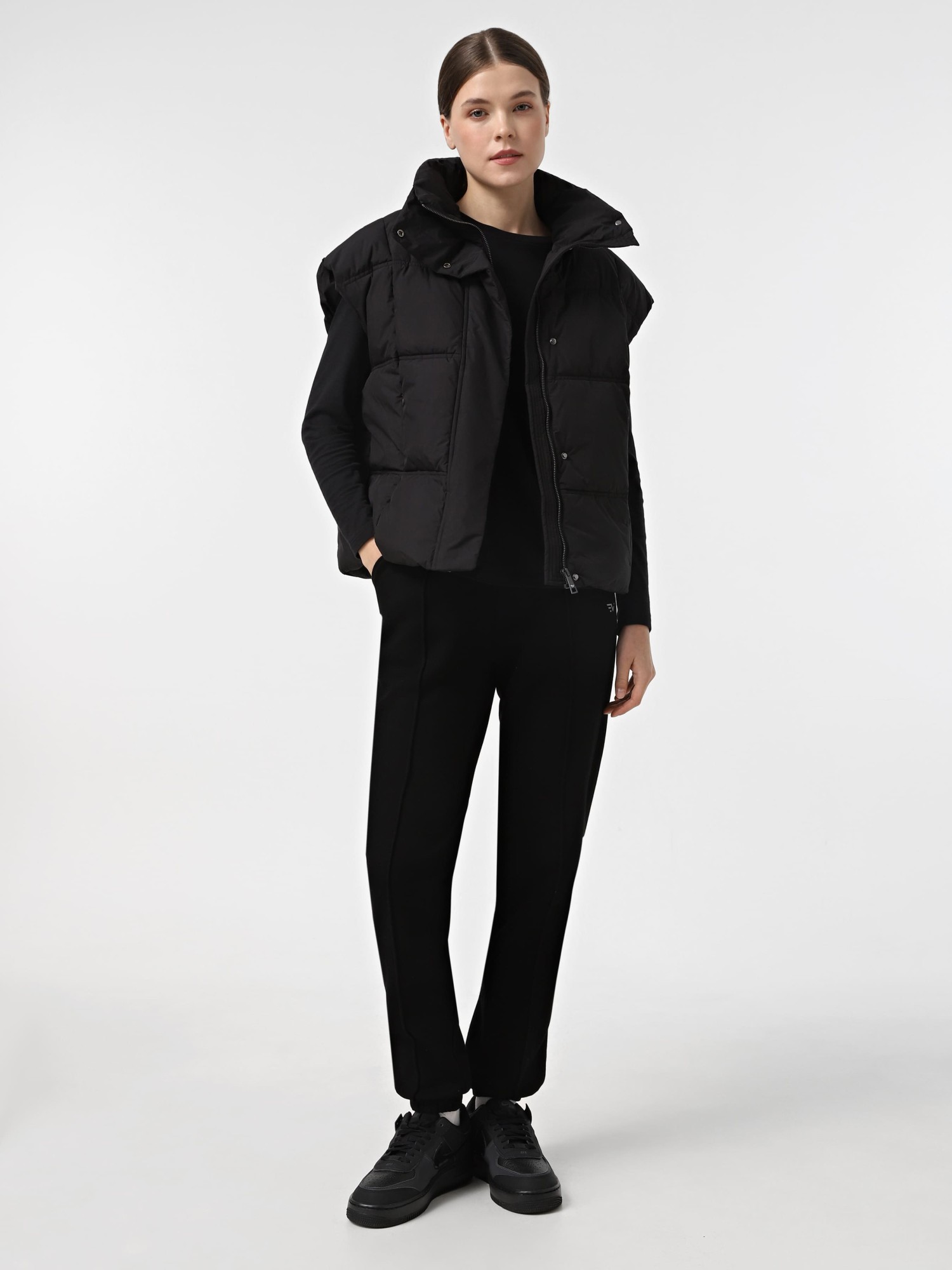 Жилет жіночий Evoids Supita чорний 722501-010 изображение 3