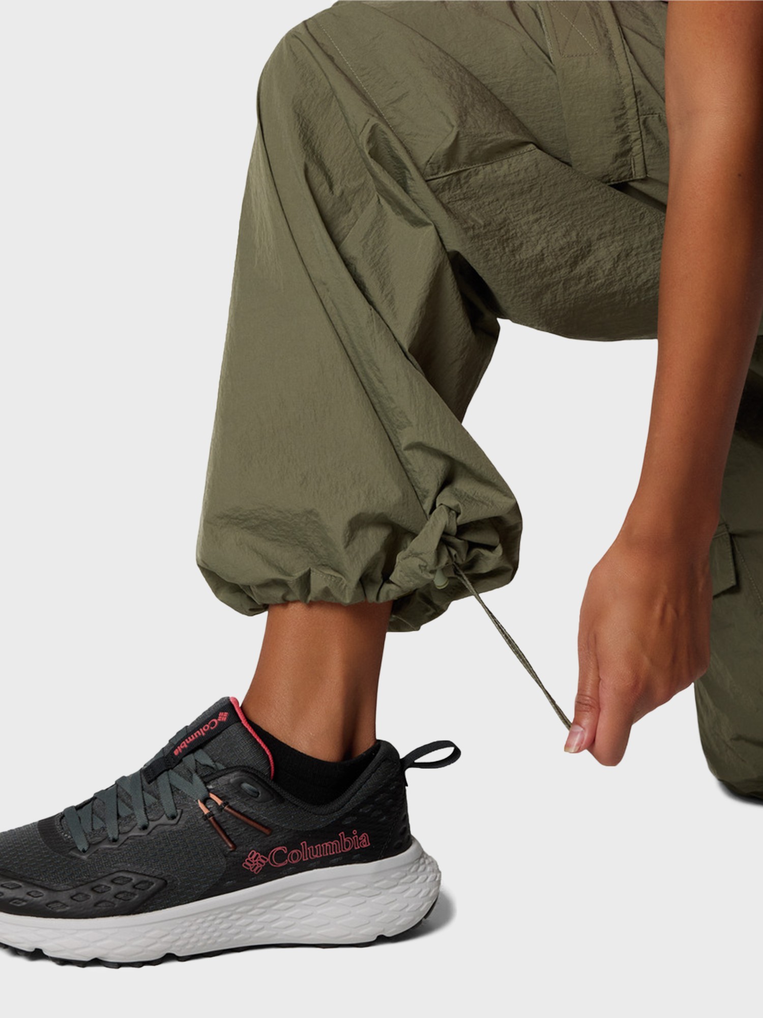 Брюки женские Columbia Elevated View™ Parachute Pant хаки 2118851-397 изображение 7