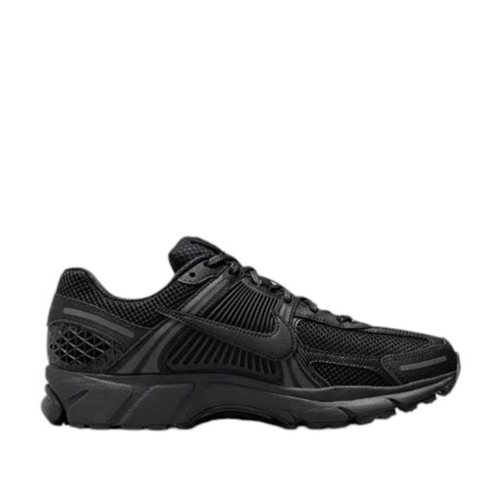 Кросівки чоловічі Nike NIKE ZOOM VOMERO 5 чорні BV1358-003 — фото 1