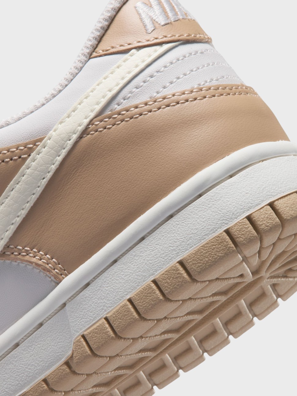 Кроссовки женские Nike DUNK LOW RP BG бежевые IQ0804-200 — фото 6