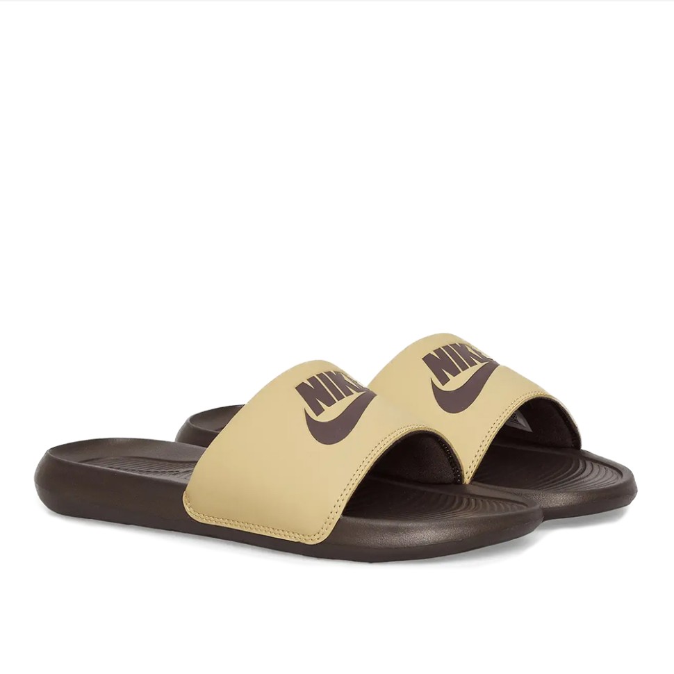 Шльопанці чоловічі Nike Nike Victori One Slide бежеві CN9675-701 — фото 1